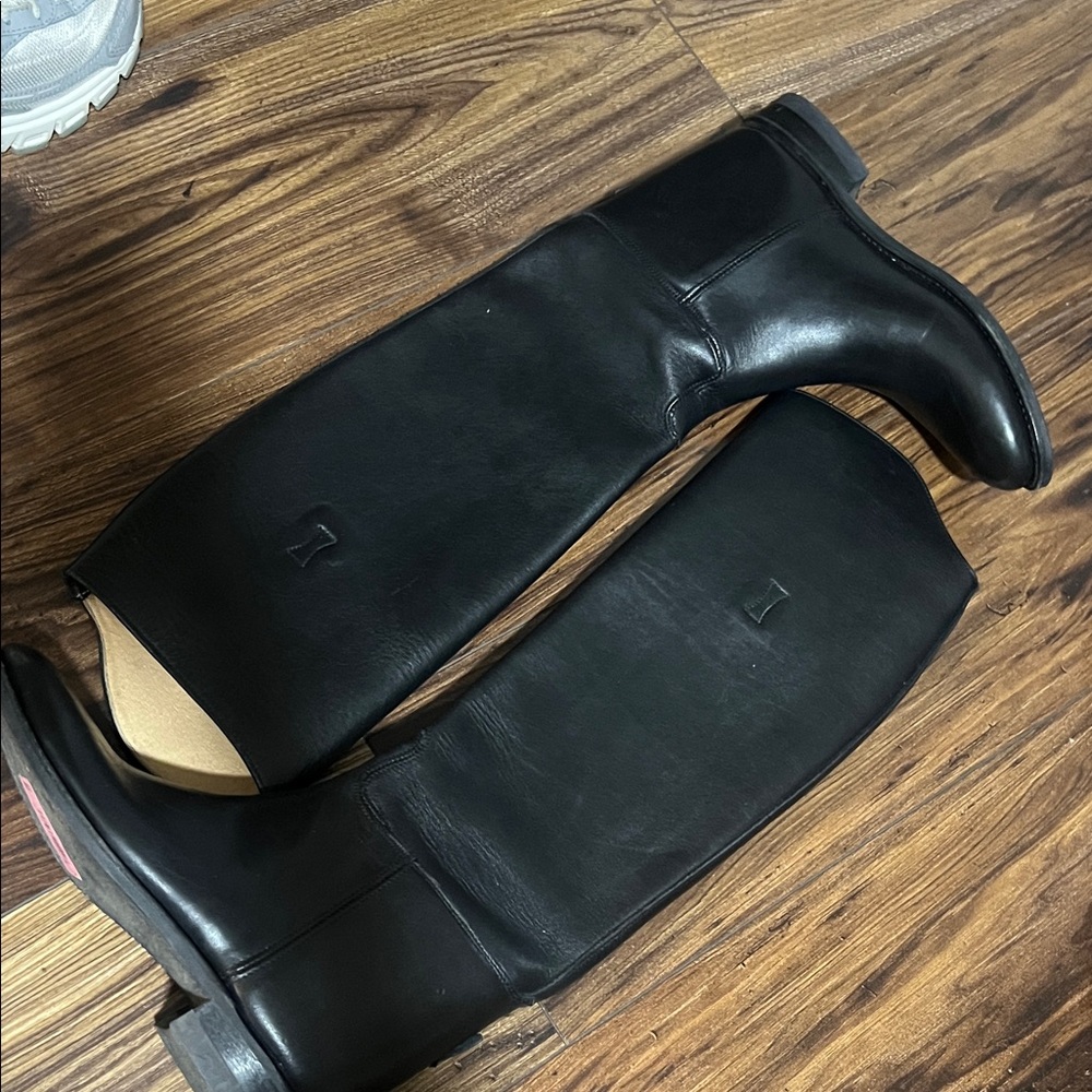 Elegant Black Leather riding equestrian Boots